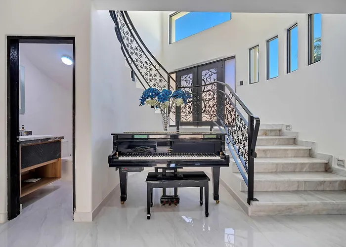 Marbella Lane Grand Private Luxury Holiday home *