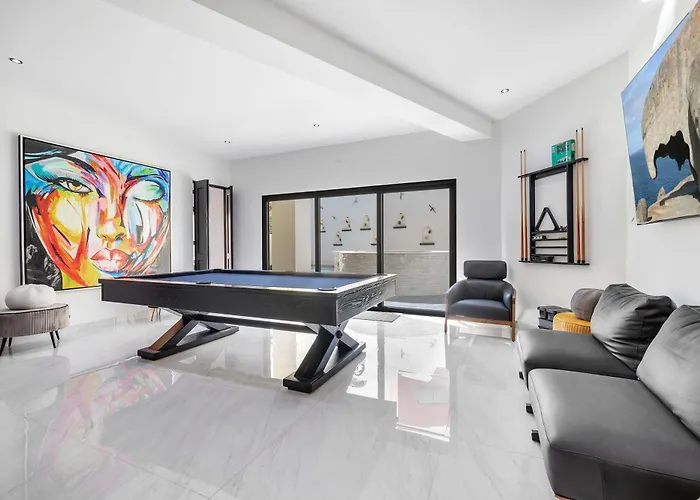 Marbella Lane Grand Private Luxury Holiday home *